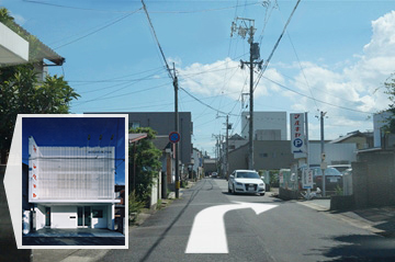 駐車場に向かいます